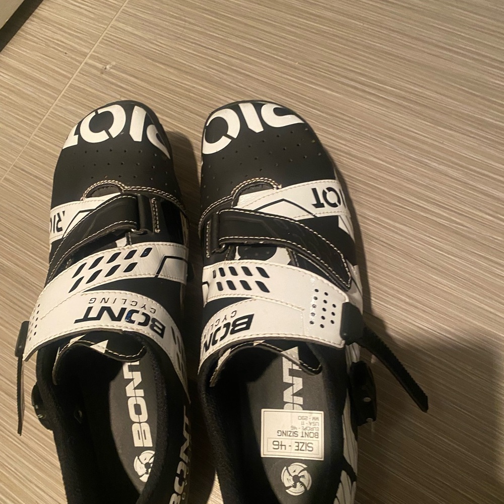 Men's Cycling Shoes - Black and White